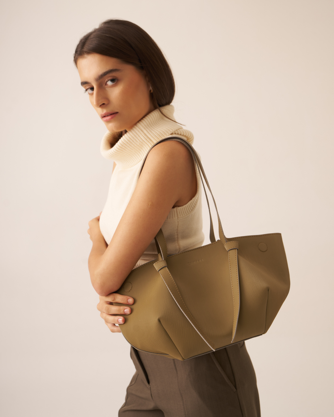 Women’s Elegant Shoulder Bag – Structured Chic Style - Ingrida main image 1