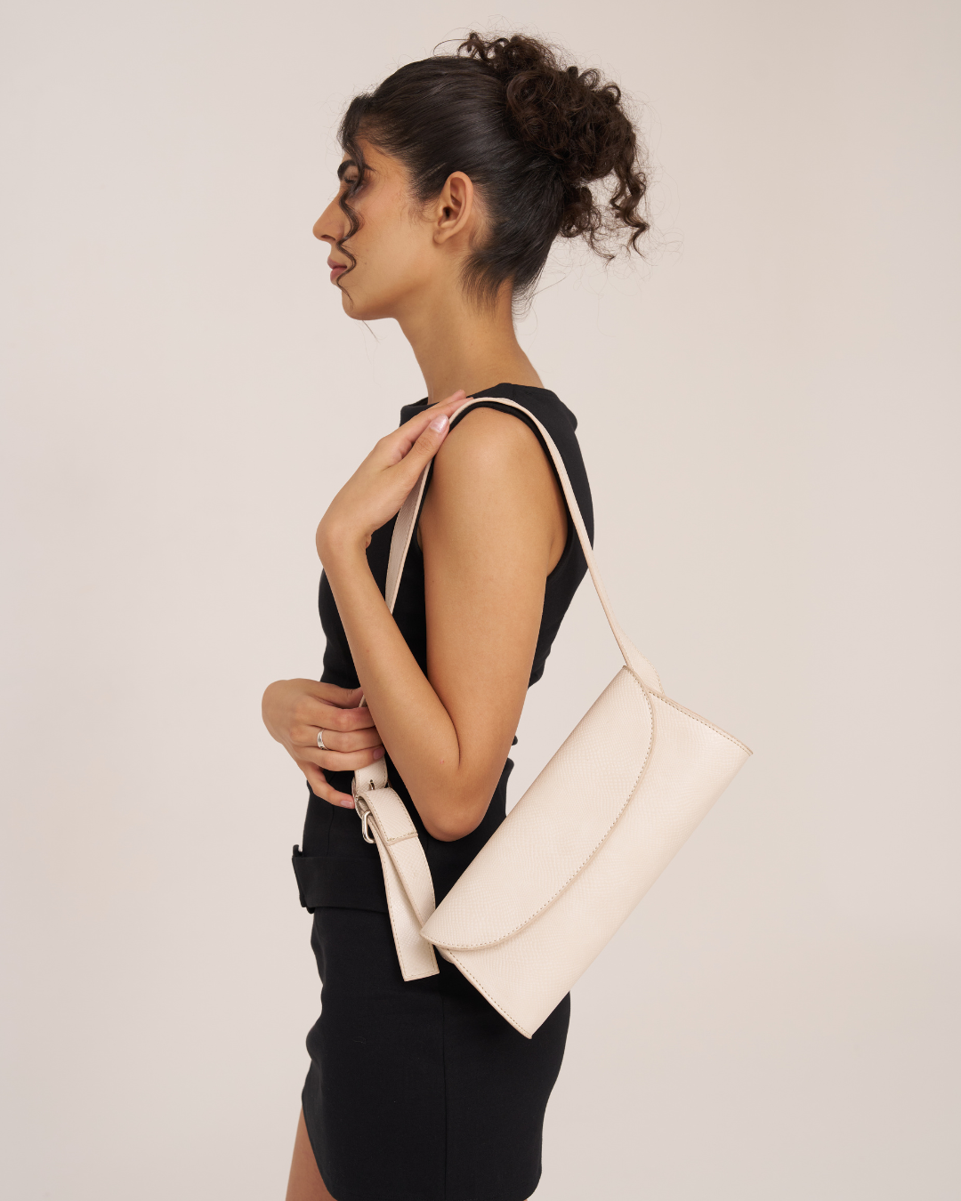 Cinnamon Cream Color Shoulder Bag