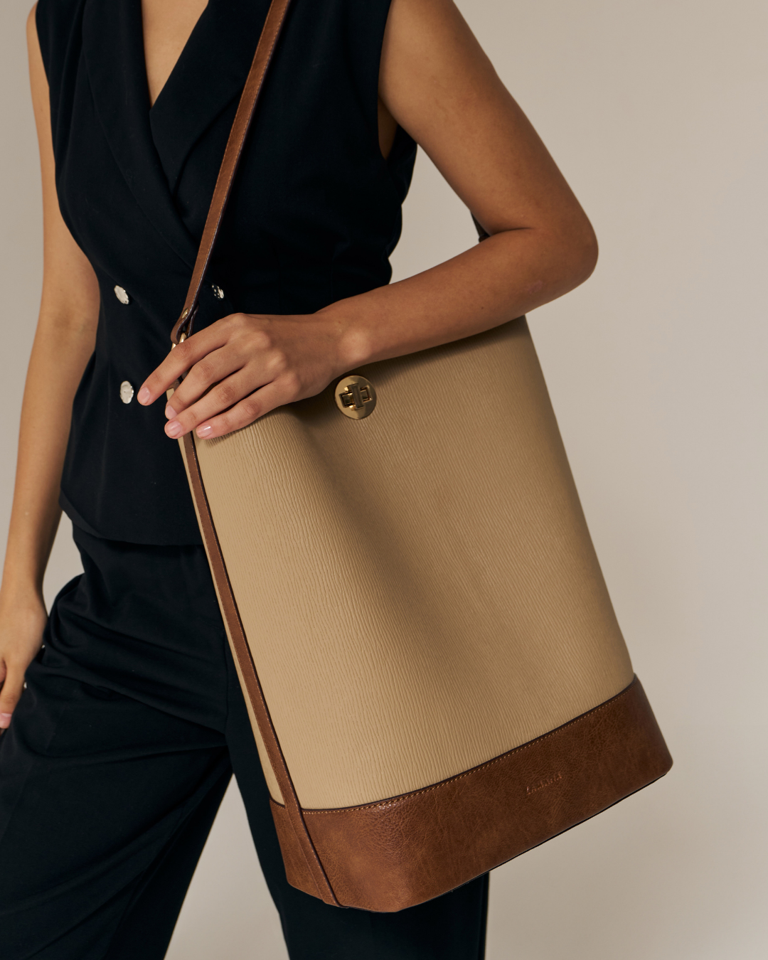 Zamana Bags Sequoia Bucket Mocha Mousse