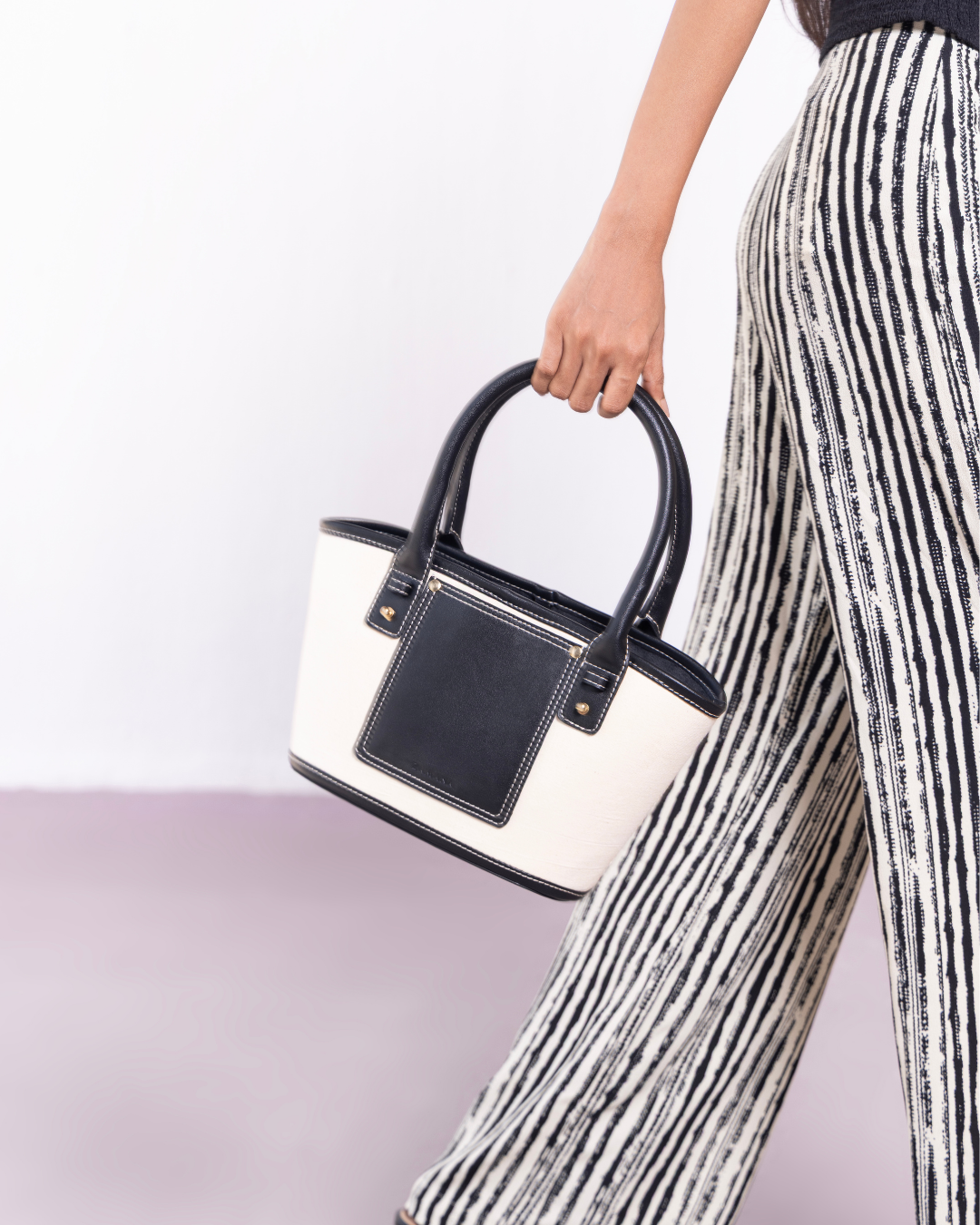 The Tori - Canvas & Black