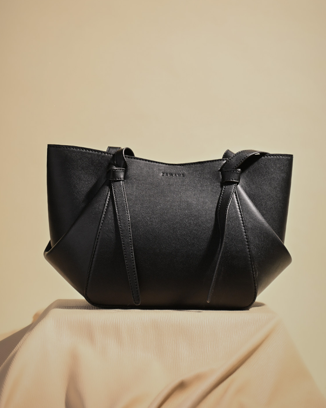 The Roselle - Black