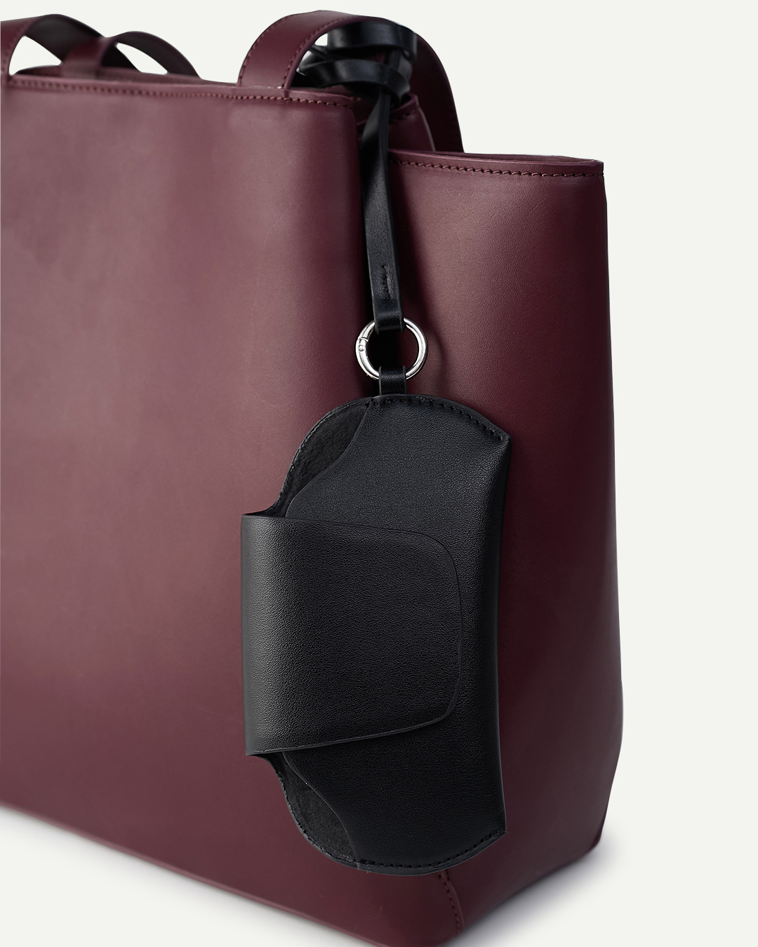 Sunglass holder - Black