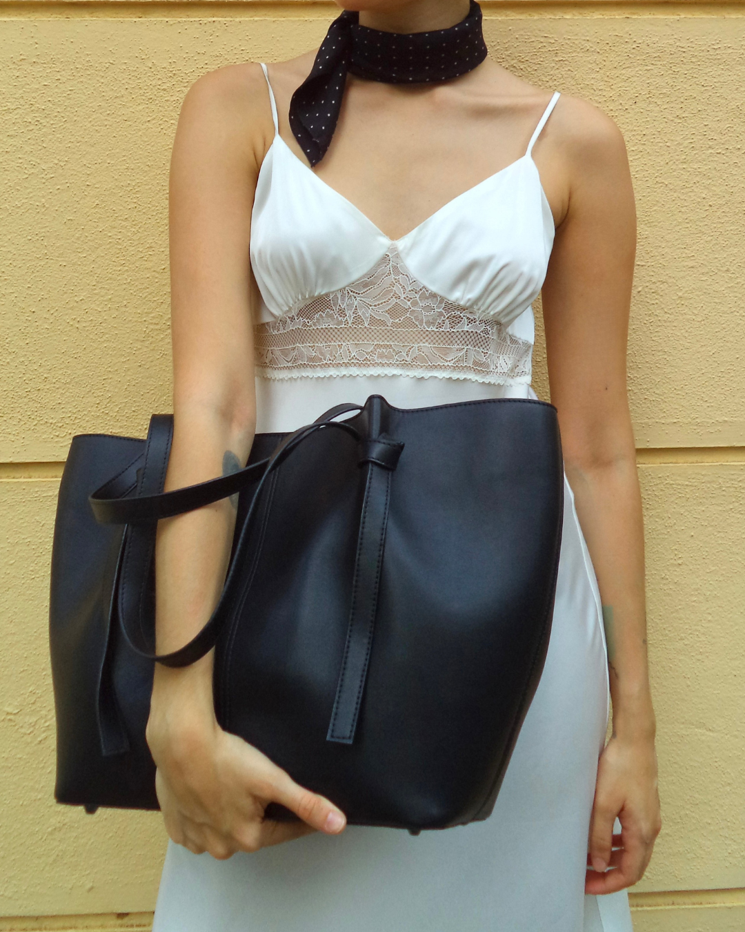 The Madeleine - Black