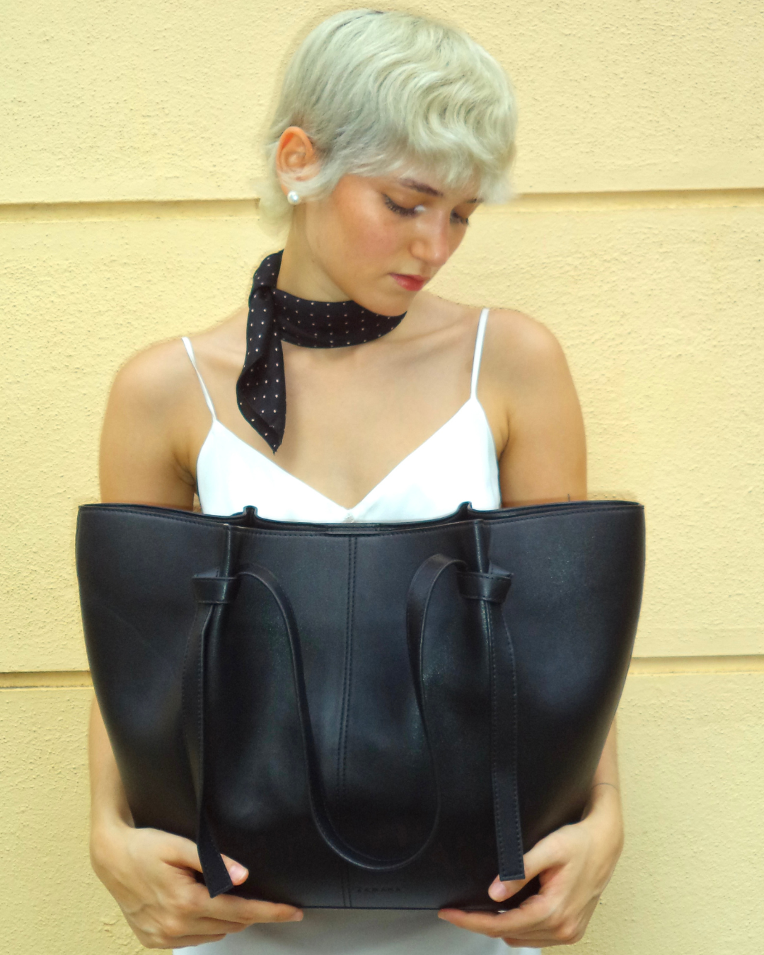 The Madeleine - Black