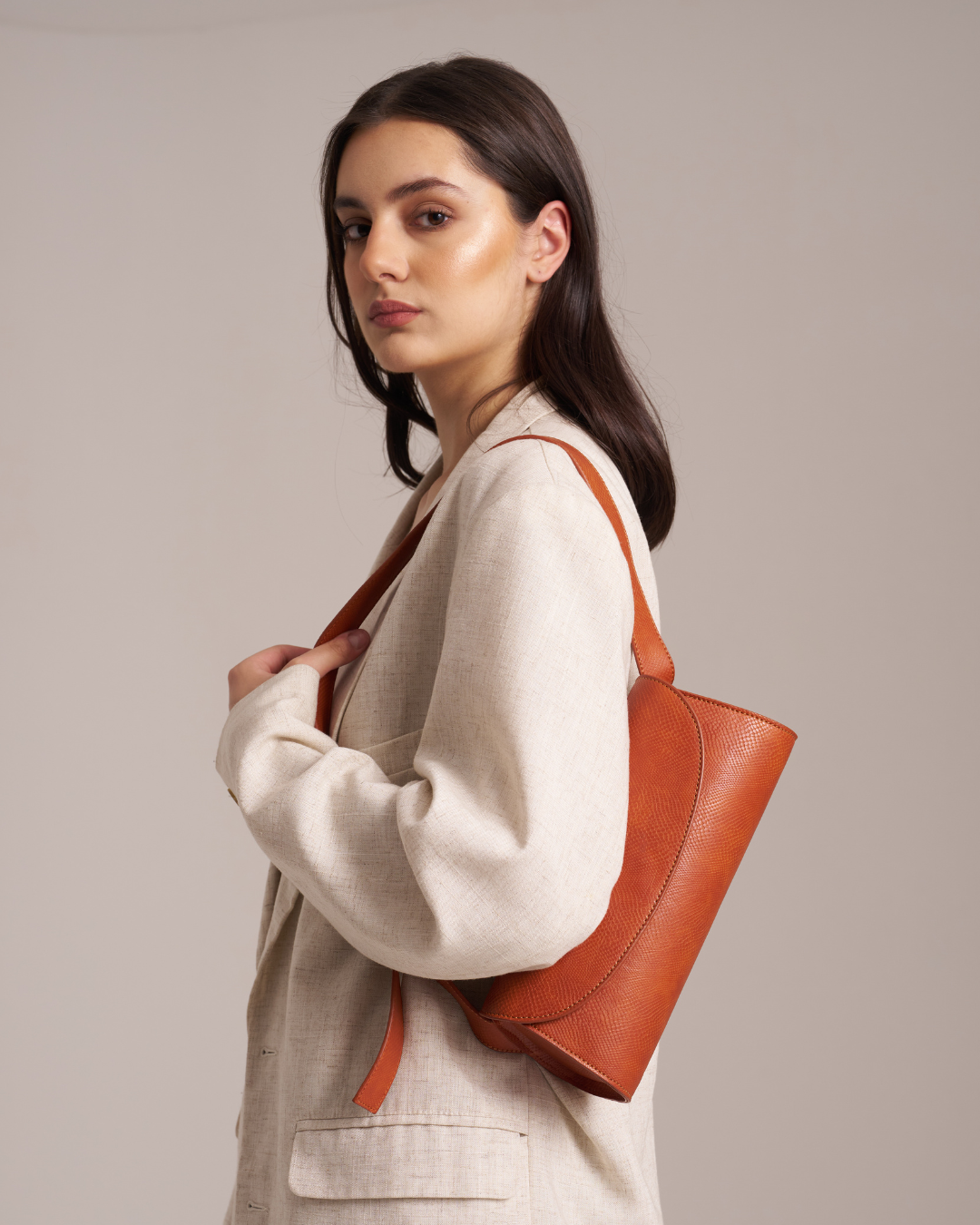 The Cinnamon Tan Shoulder Bag