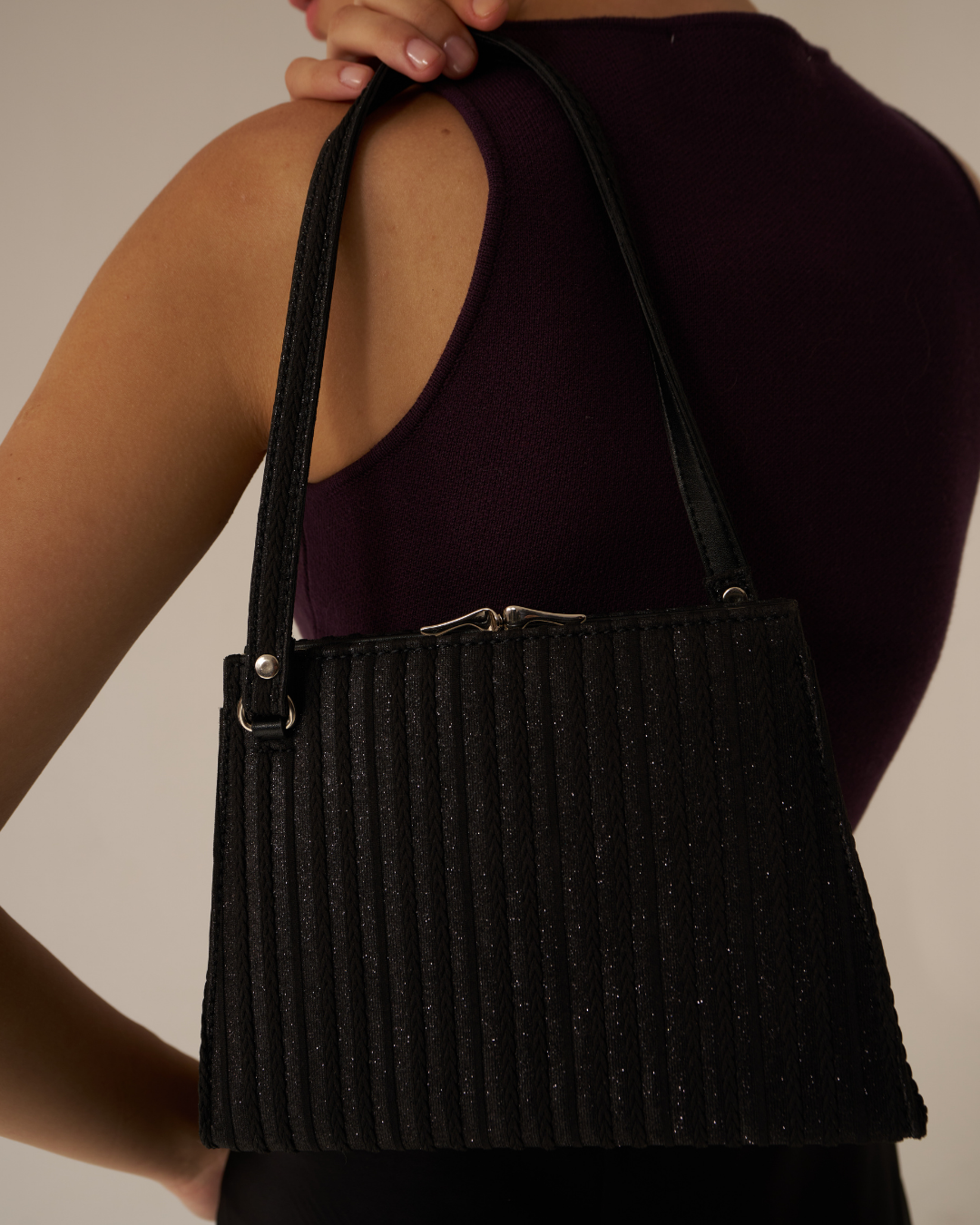 The Clutch Shiny Black